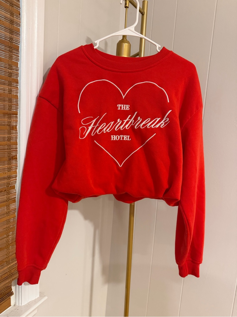 Sugarkiss Red "The Heartbreak Hotel" Embroidered Cropped Sweatshirt M